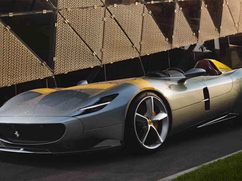 اضغط لمشاهدة الفيديو: فيراري تستعرض أسرع سيارة في العالم!